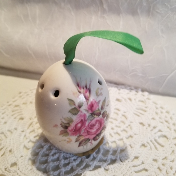Vintage Pomander Ball Floral with Lavender - Picture 10 of 11